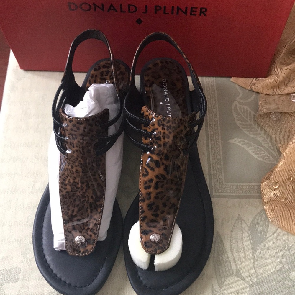 Donald J Pliner, Leopard Wedge Sandal - Picture 3 of 4